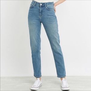 BDG Girlfriend Jeans